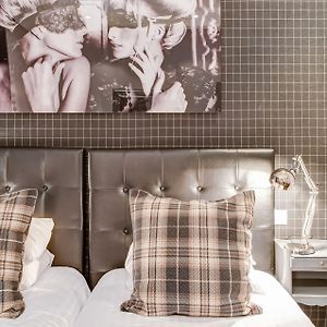 Club Kamer met Twee Aparte Bedden